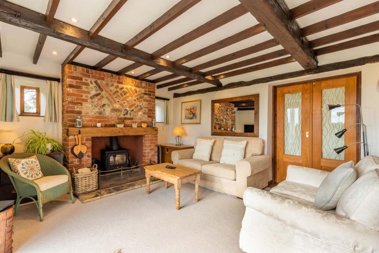 Host & Stay - Woodfalls Barn Burgh and Tuttington Buitenkant foto
