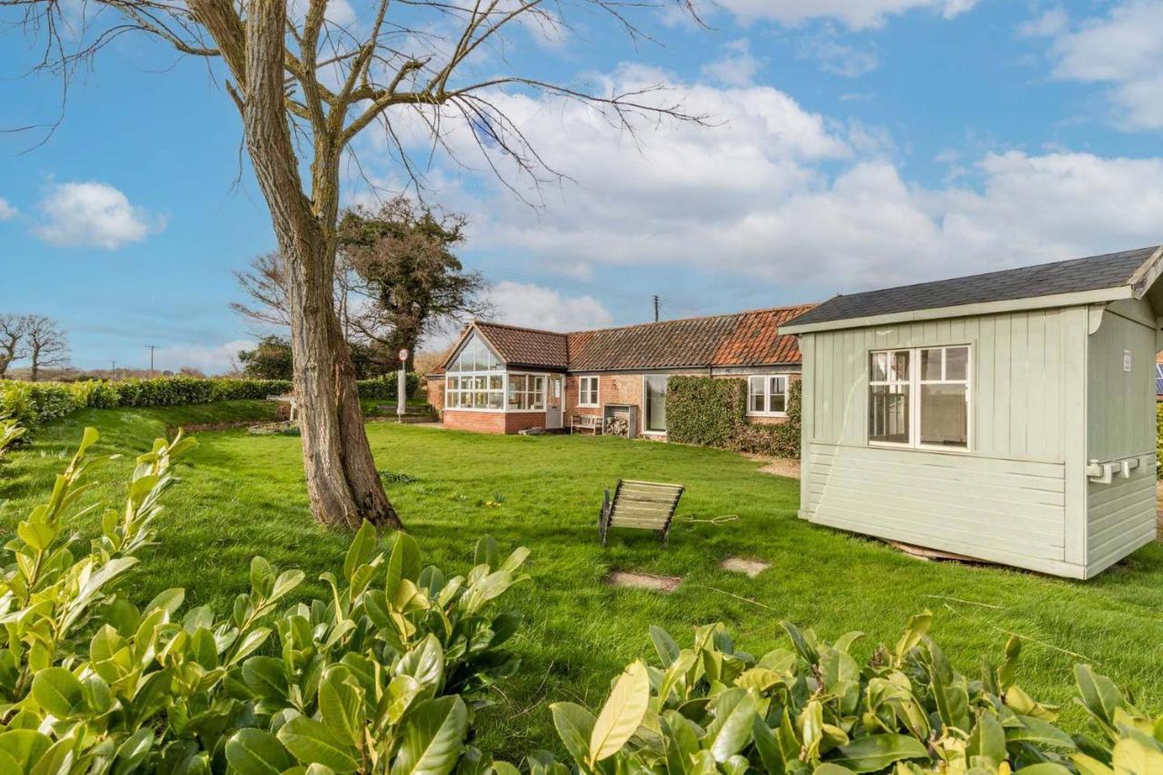 Host & Stay - Woodfalls Barn Burgh and Tuttington Buitenkant foto