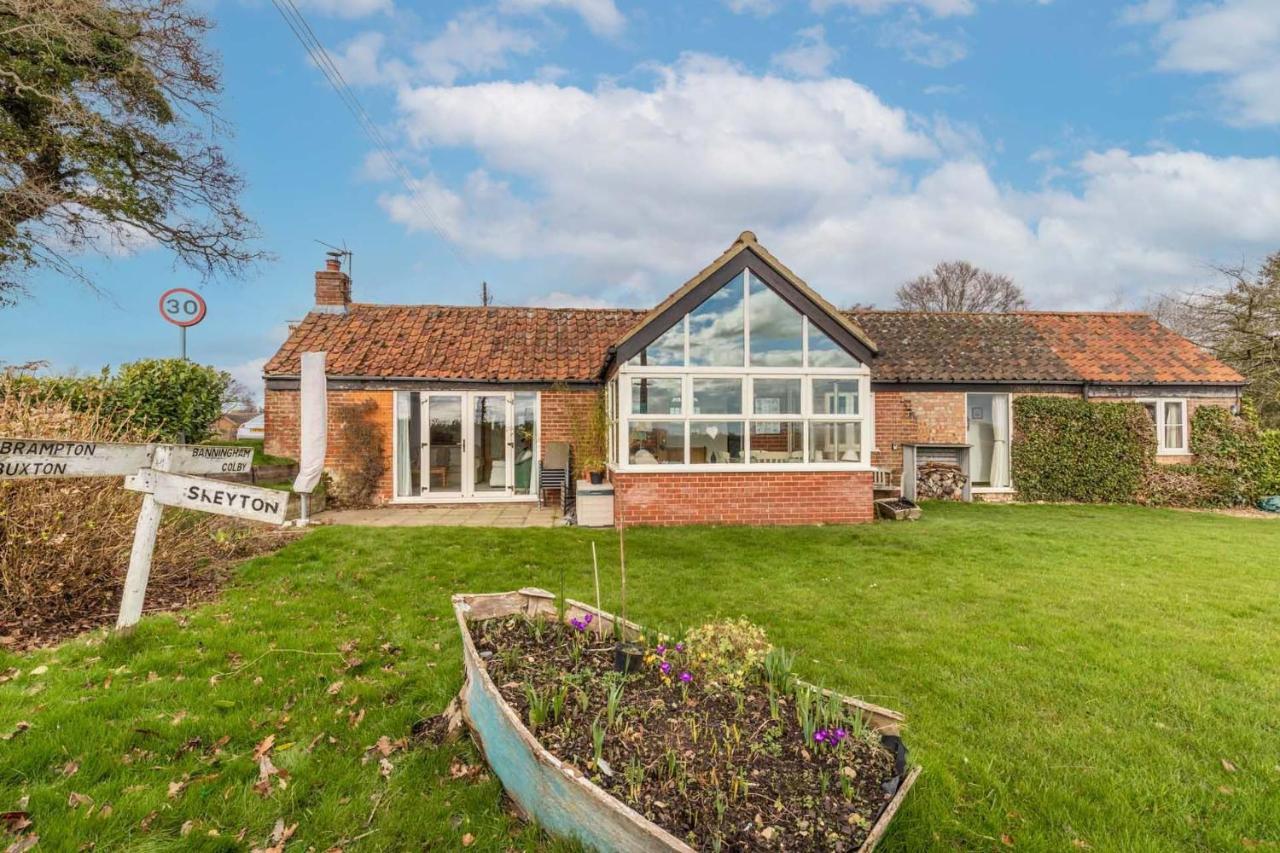 Host & Stay - Woodfalls Barn Burgh and Tuttington Buitenkant foto