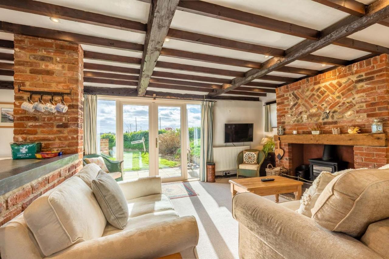Host & Stay - Woodfalls Barn Burgh and Tuttington Buitenkant foto